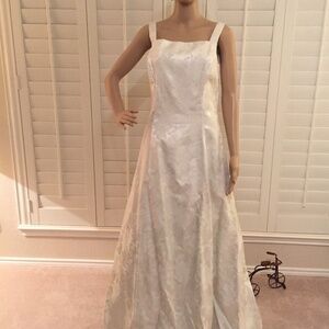 Jessica McClintock Gunnel Sax formal gown